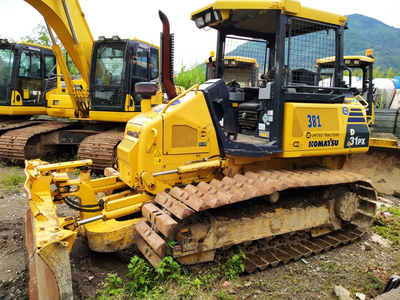 BULLDOZER D31